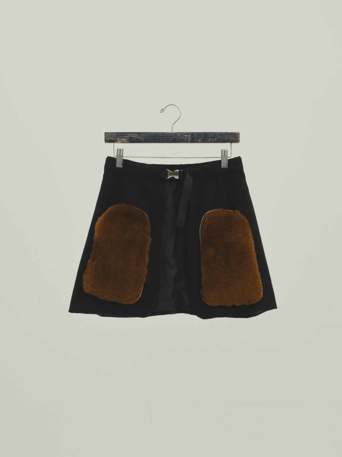 Mouton Sitting wrap skirt / black